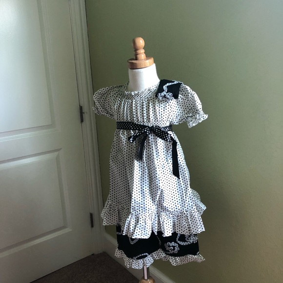 Black & White Polkadot Set 💗 One of a Kind💗 2T - Picture 6 of 8